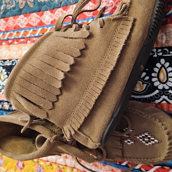 NWOB WOMENS MOCCASINS - Picture 3 of 5